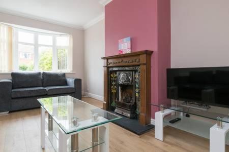 برمنغهام Solihull/Nec/Airport 3 Bedroom Semi-Detached House المظهر الخارجي الصورة