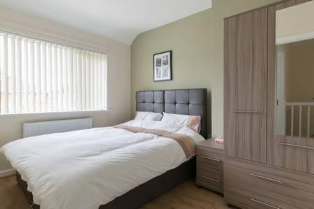 برمنغهام Solihull/Nec/Airport 3 Bedroom Semi-Detached House المظهر الخارجي الصورة